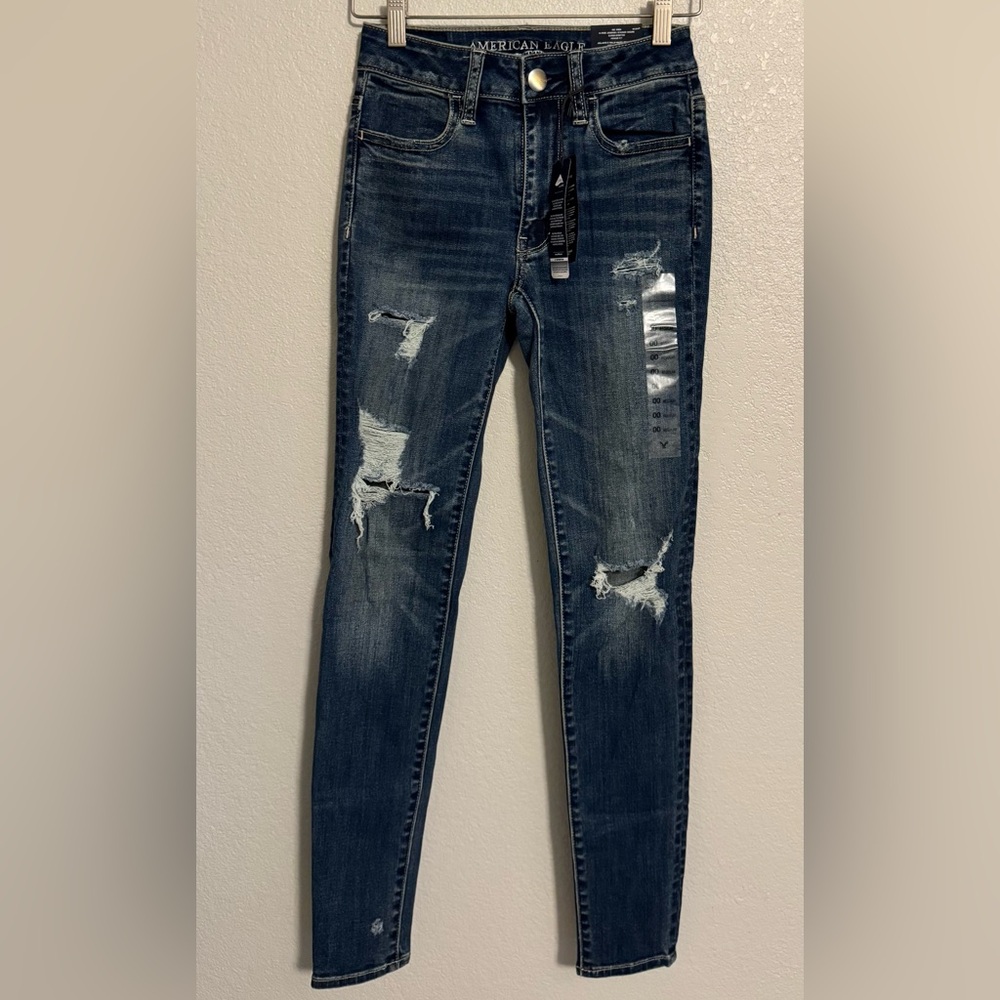 NWT American Eagle Outfitters distressed Hi-Rise Jegging 00